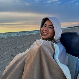 Meet your Posher, Tina